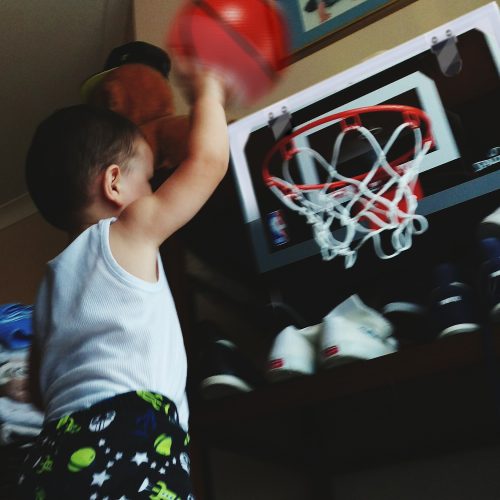 Indendørs basketball kurv